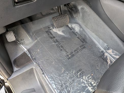 Used 2023 Mercedes-Benz Metris Passenger image 17