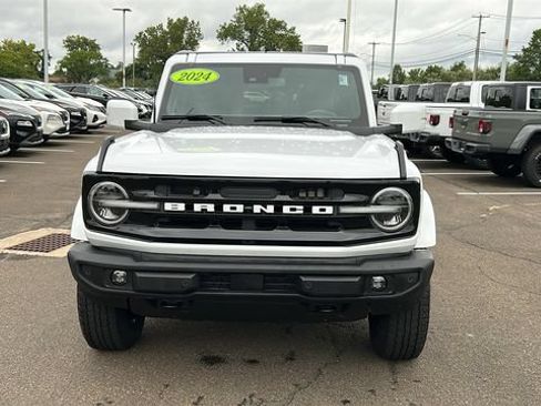 Used 2024 Ford Bronco Outer Banks AWD/4WD image 2