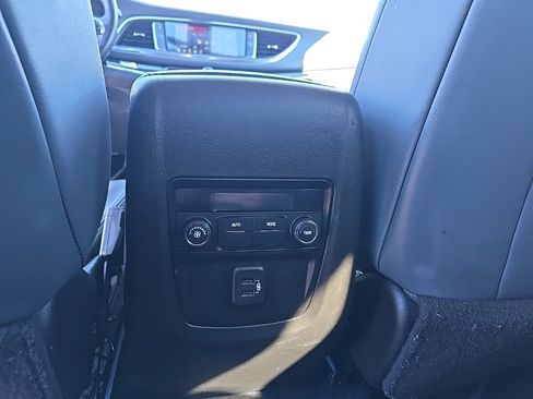 Used 2021 Buick Enclave Essence image 19