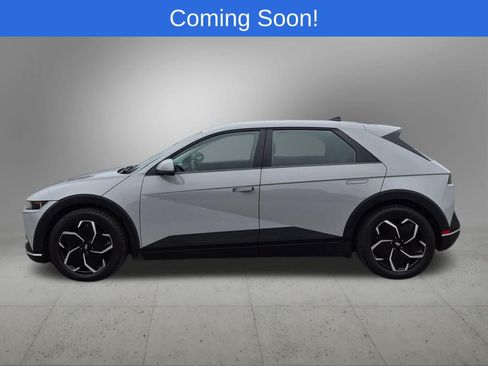 Used 2023 Hyundai Ioniq 5 SEL AWD/4WD image 3