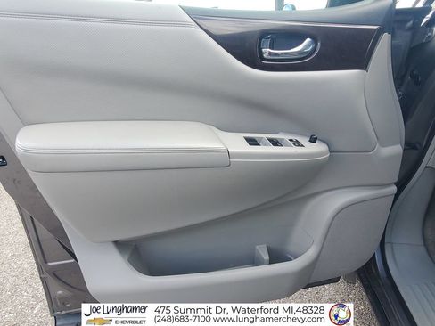 Used 2015 Nissan Quest SL w/ Tow Package FWD image 22