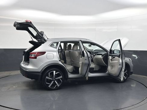 Used 2022 Nissan Rogue Sport SL w/ Premium Package FWD image 39