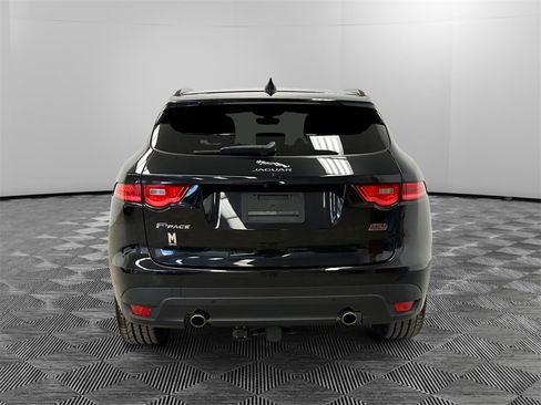 Used 2019 Jaguar F-PACE R-Sport image 4