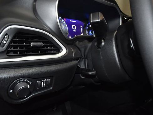 New 2026 Chrysler Voyager LX image 24