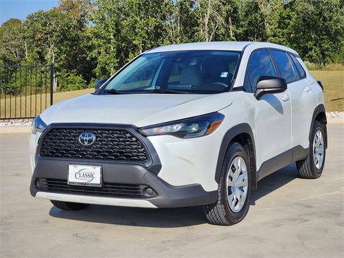 Used 2022 Toyota Corolla Cross L image 4