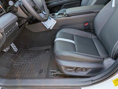 New 2026 Toyota Camry Hybrid AWD/4WD image 4