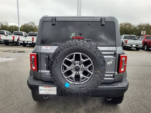 New 2025 Ford Bronco Badlands image 9
