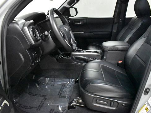 Certified 2023 Toyota Tacoma TRD Off-Road image 12