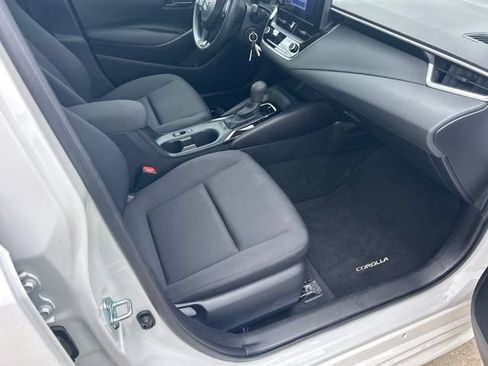 Used 2025 Toyota Corolla LE FWD image 20