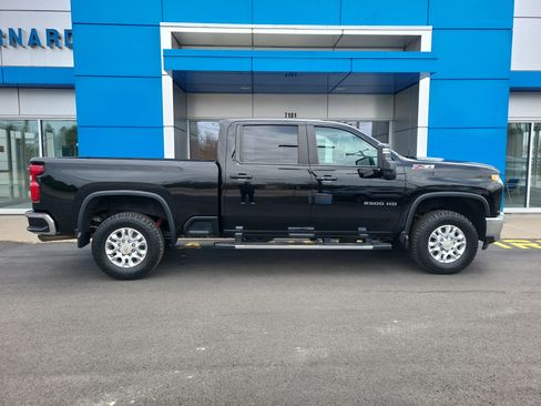 Certified 2022 Chevrolet Silverado 2500 LT w/ Convenience Package AWD/4WD image 16