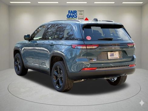 New 2026 Jeep Grand Cherokee Limited w/ Limited Altitude Package AWD/4WD image 8