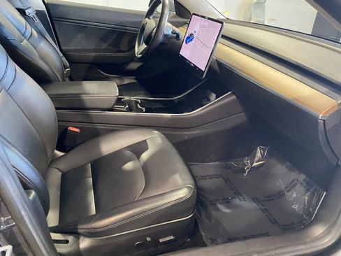 Used 2017 Tesla Model 3 image 6