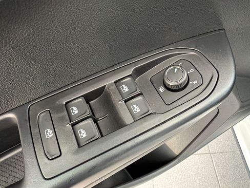 New 2026 Volkswagen Taos SE FWD image 14