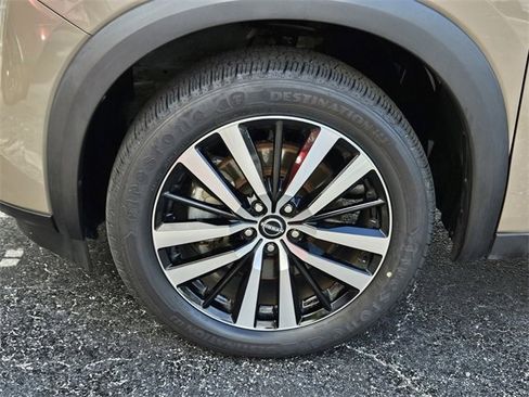 Used 2023 Nissan Pathfinder Platinum w/ Cargo Package image 17