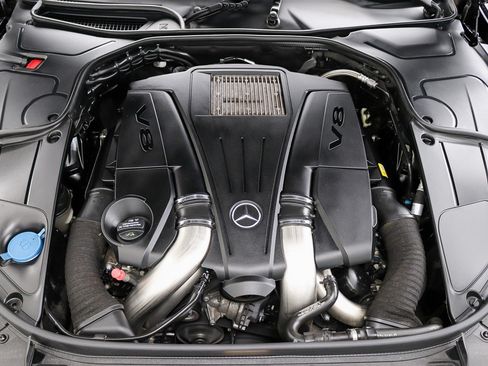 Used 2017 Mercedes-Benz S 550 Sedan image 35