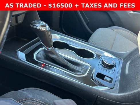 Used 2020 Chevrolet Traverse LT image 25