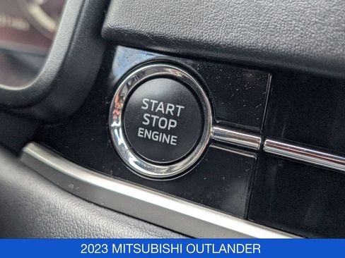 Used 2023 Mitsubishi Outlander SE AWD/4WD image 27