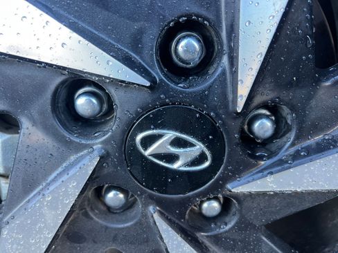 Used 2021 Hyundai Elantra Limited w/ Cargo Package FWD image 33