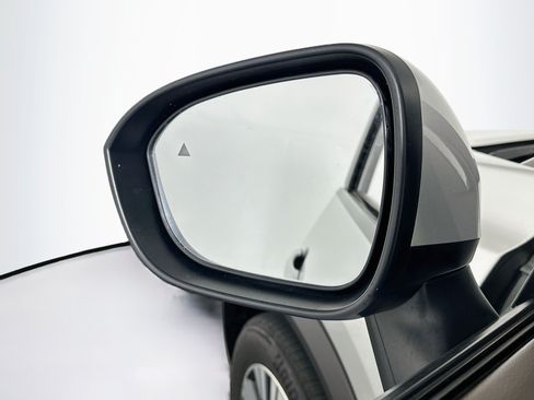 Used 2023 Nissan Rogue SV FWD image 16