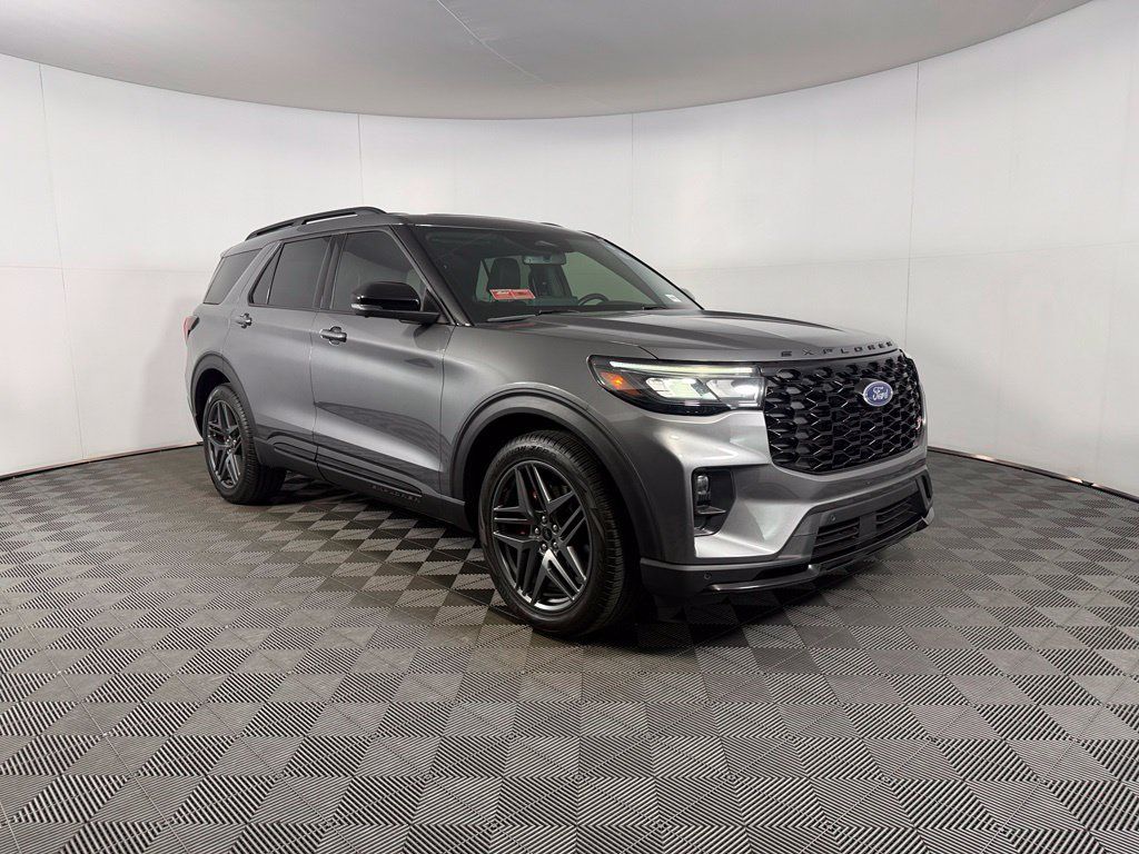 Used 2025 Ford Explorer ST w/ Sun And Sound Package AWD/4WD image 3