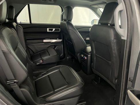 Used 2023 Ford Explorer XLT w/ Equipment Group 202A AWD/4WD image 22