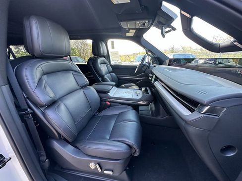 New 2026 Lincoln Navigator L Reserve AWD/4WD image 22