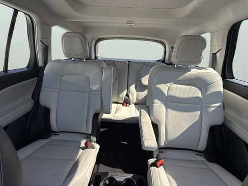 Used 2025 Lincoln Aviator Premiere w/ Equipment Group 101A image 26