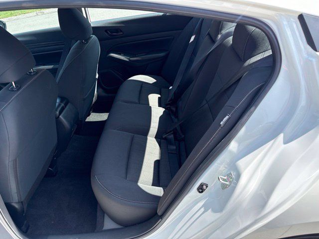 Used 2025 Nissan Altima 2.5 SV FWD image 11