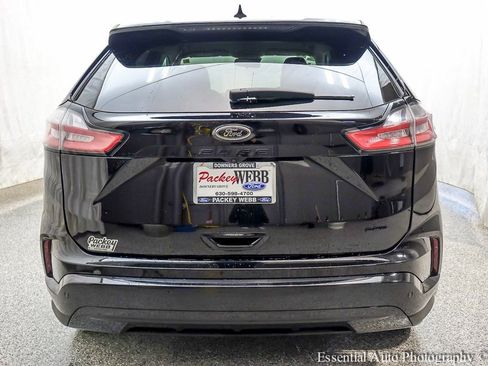 Used 2024 Ford Edge SE w/ Black Appearance Package image 7