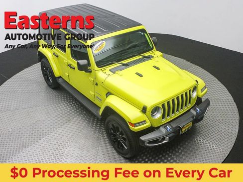 Used 2023 Jeep Wrangler Unlimited Sahara AWD/4WD image 3