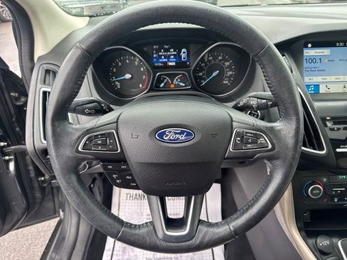 Used 2018 Ford Focus Titanium FWD image 46