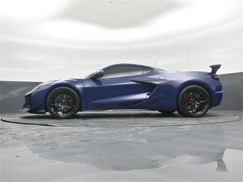 Used 2025 Chevrolet Corvette Z06 w/ Stealth Interior Trim Package image 45