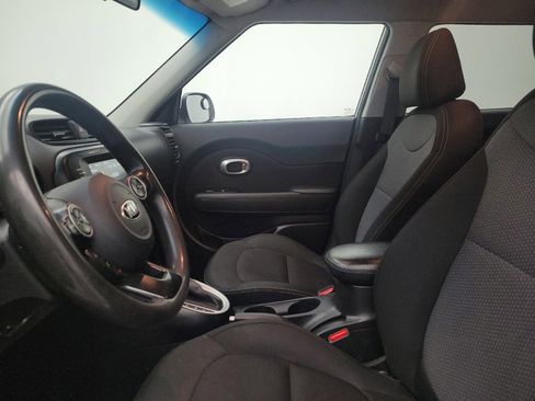 Used 2019 Kia Soul + image 17