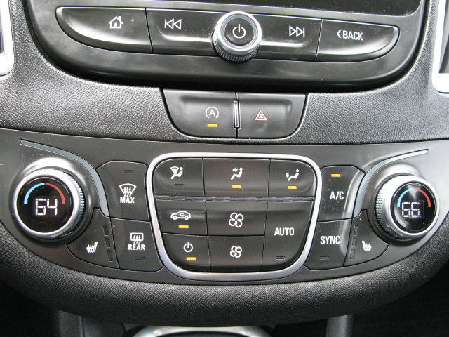 Used 2024 Chevrolet Malibu LT FWD image 20
