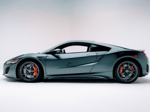 Used 2017 Acura NSX image 3