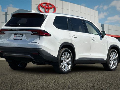 Certified 2026 Toyota Grand Highlander AWD image 3