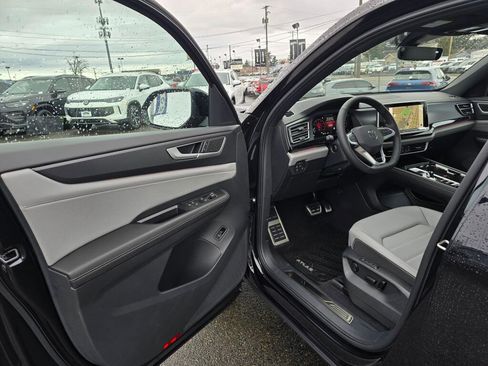 New 2026 Volkswagen Atlas Cross Sport SEL R-Line image 35