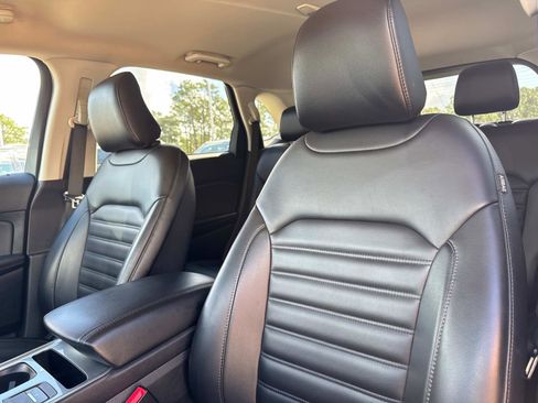 Used 2024 Ford Edge SEL image 20