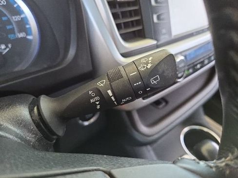 Used 2017 Toyota Highlander Limited AWD/4WD image 61