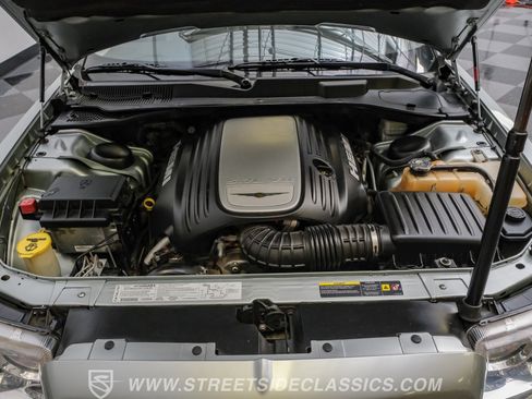 Used 2005 Chrysler 300 C w/ Navigation & Sound Group II RWD image 38