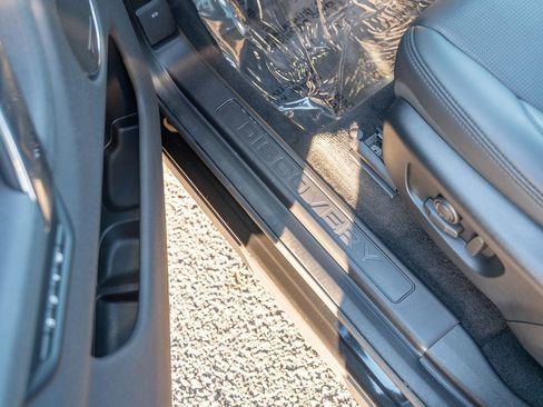 Used 2025 Land Rover Discovery Sport S image 17