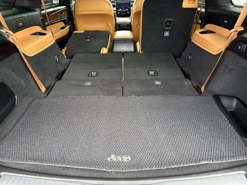 Used 2023 Jeep Grand Cherokee L Summit w/ Advanced Protech Group IV image 18