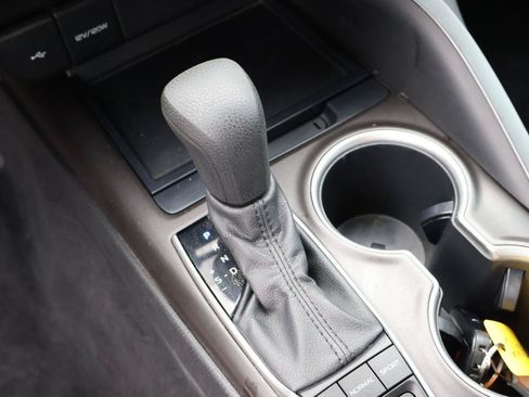 Used 2022 Toyota Camry LE FWD image 21