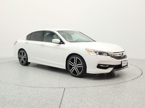 Used 2016 Honda Accord Sport image 3