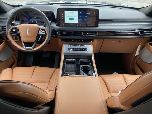 New 2025 Lincoln Aviator Black Label w/ Jet Appearance Package image 18