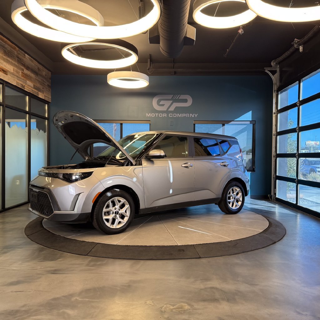Used 2024 Kia Soul LX w/ Option Group 015 FWD image 23
