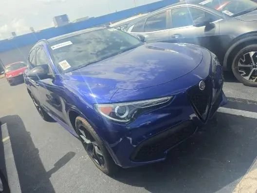 Used 2021 Alfa Romeo Stelvio Ti AWD/4WD image 2