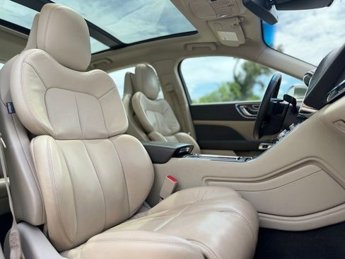 Used 2020 Lincoln Continental Reserve w/ Luxury Package FWD image 17