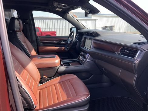 Used 2023 GMC Yukon Denali Ultimate image 33