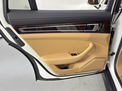 Used 2021 Porsche Panamera w/ Premium Package image 45